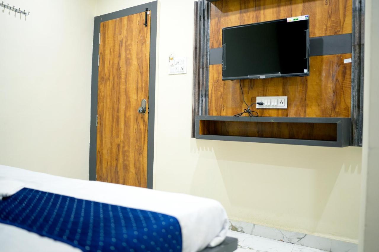 אויאיין Hotel Mahalok Palace מראה חיצוני תמונה