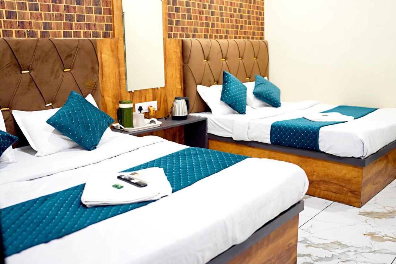 אויאיין Hotel Mahalok Palace מראה חיצוני תמונה