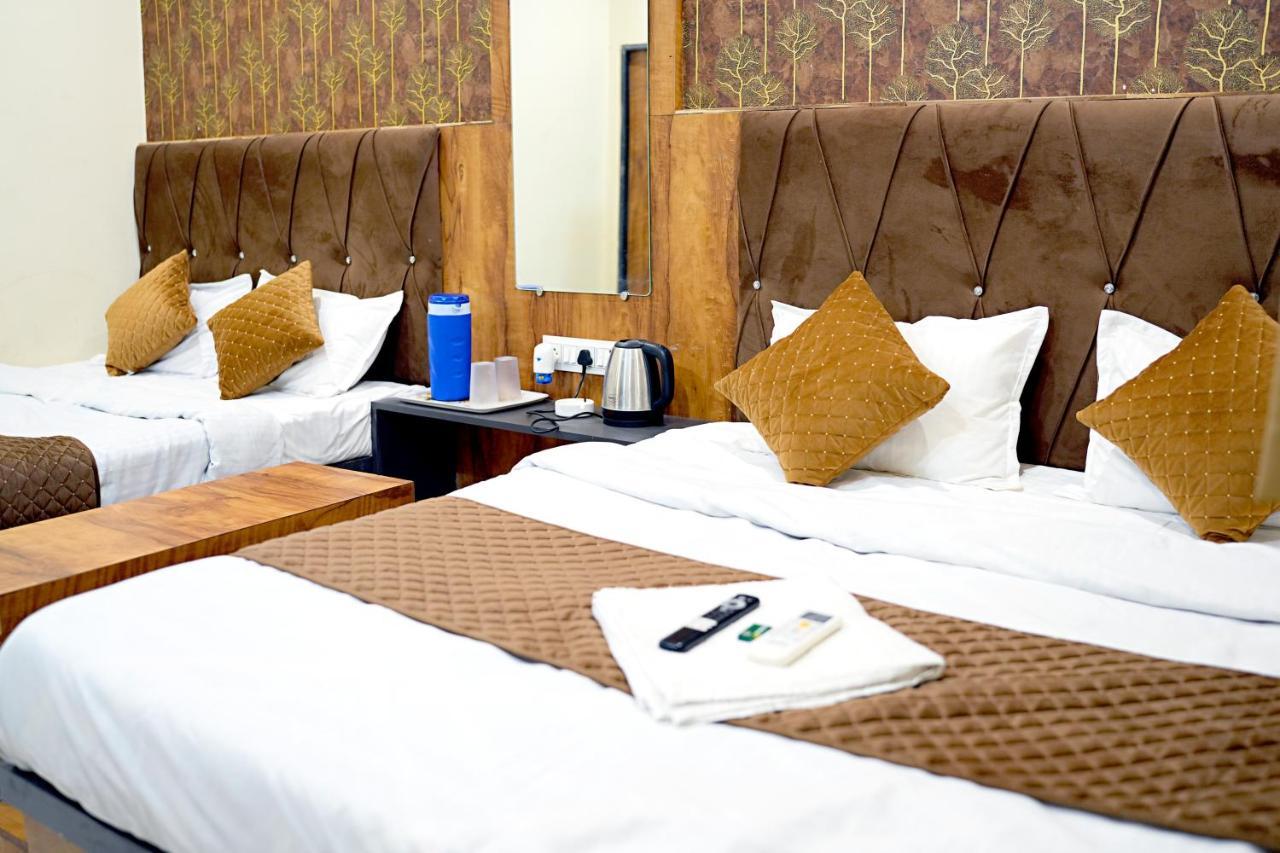 אויאיין Hotel Mahalok Palace מראה חיצוני תמונה