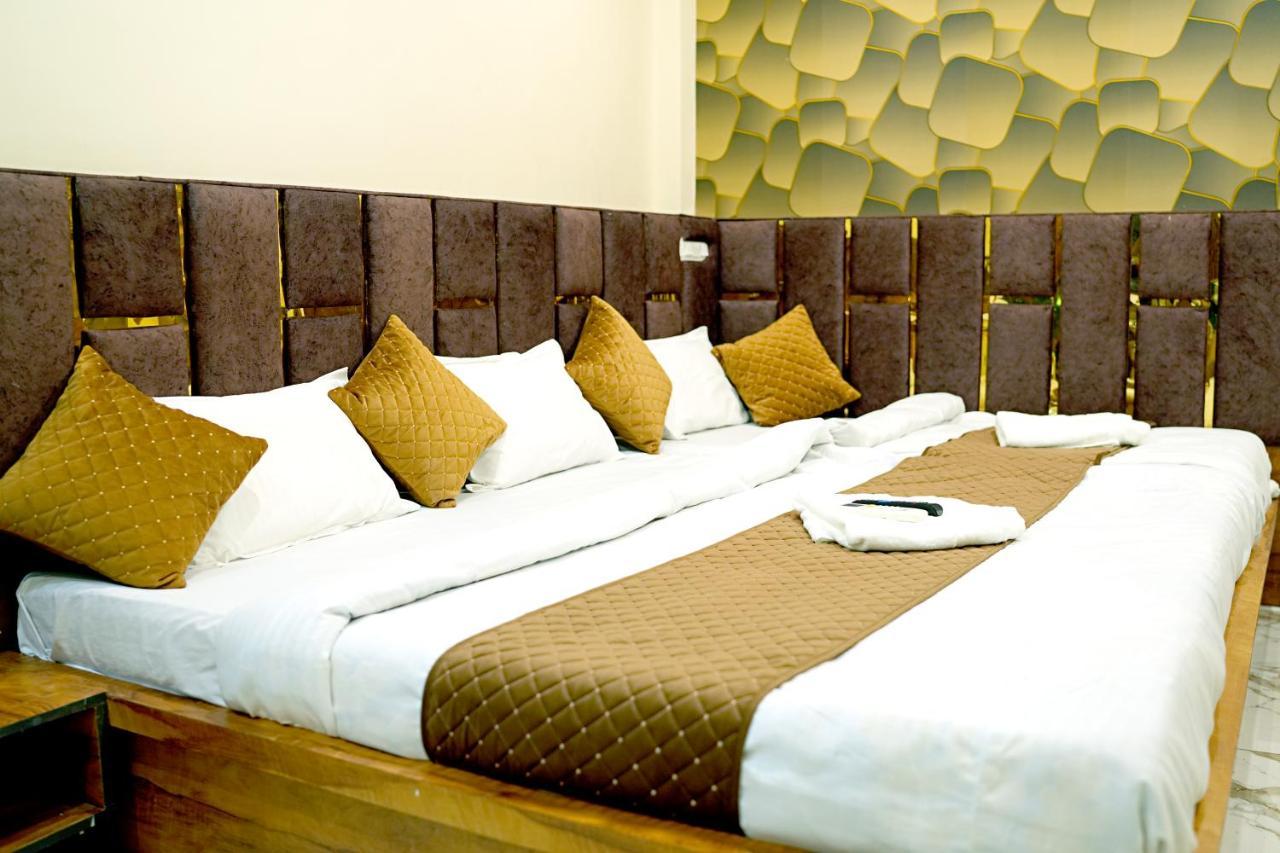 אויאיין Hotel Mahalok Palace מראה חיצוני תמונה