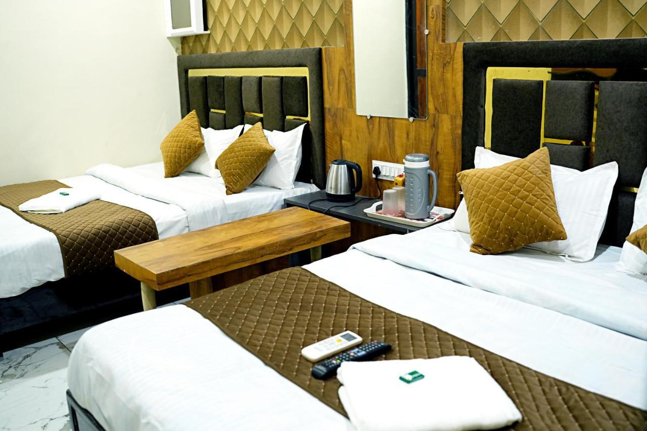 אויאיין Hotel Mahalok Palace מראה חיצוני תמונה
