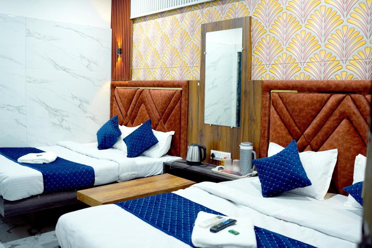 אויאיין Hotel Mahalok Palace מראה חיצוני תמונה