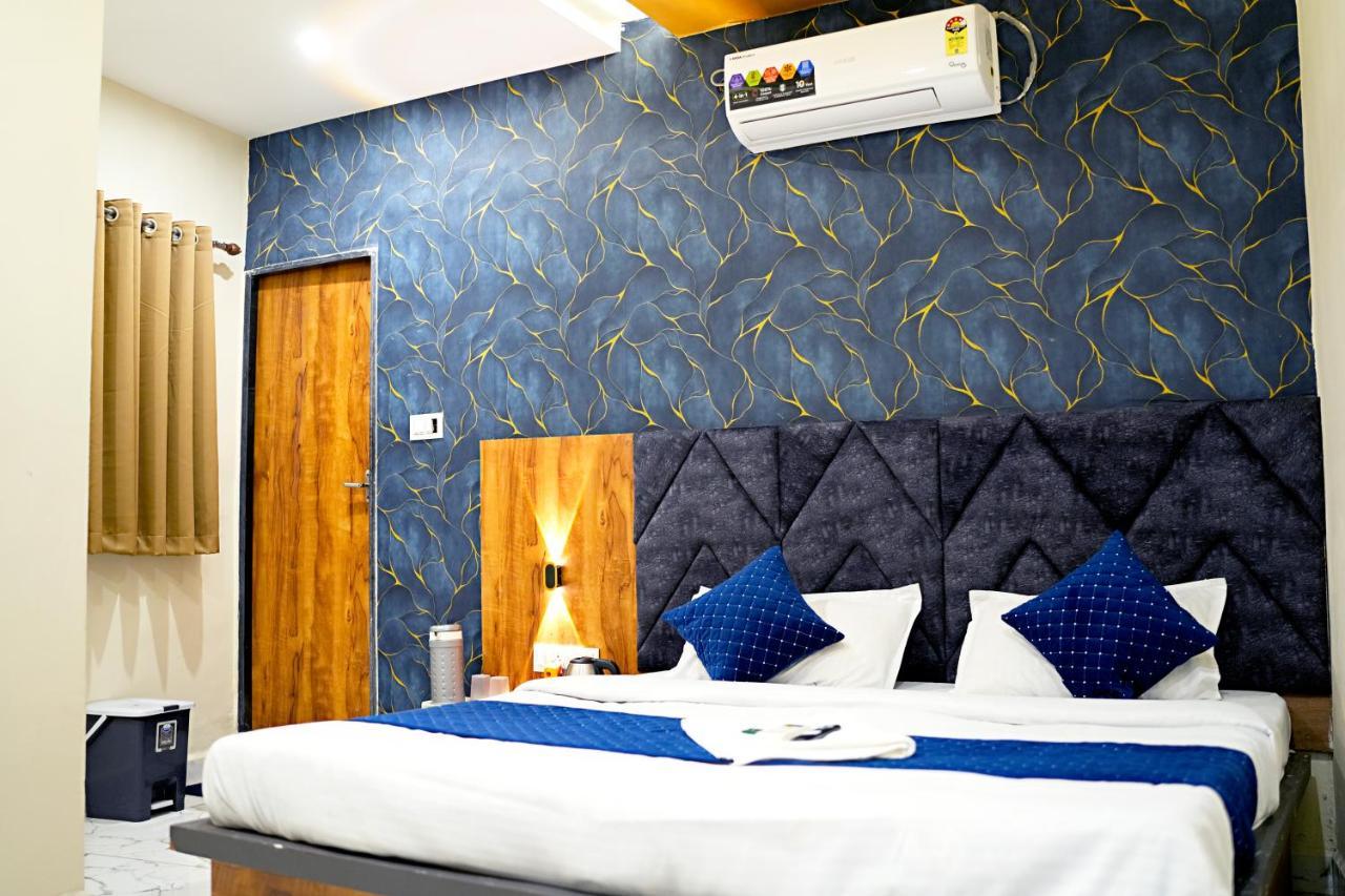 אויאיין Hotel Mahalok Palace מראה חיצוני תמונה