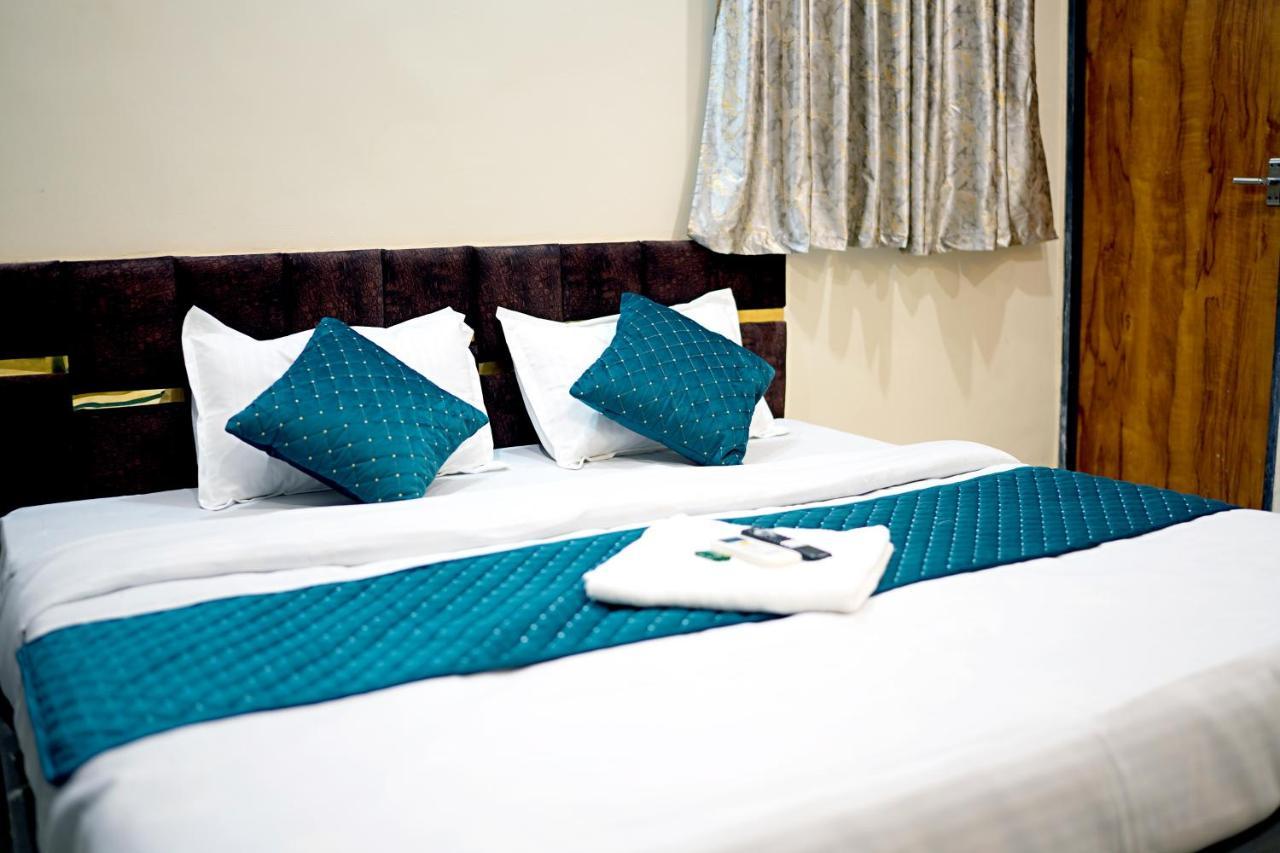 אויאיין Hotel Mahalok Palace מראה חיצוני תמונה