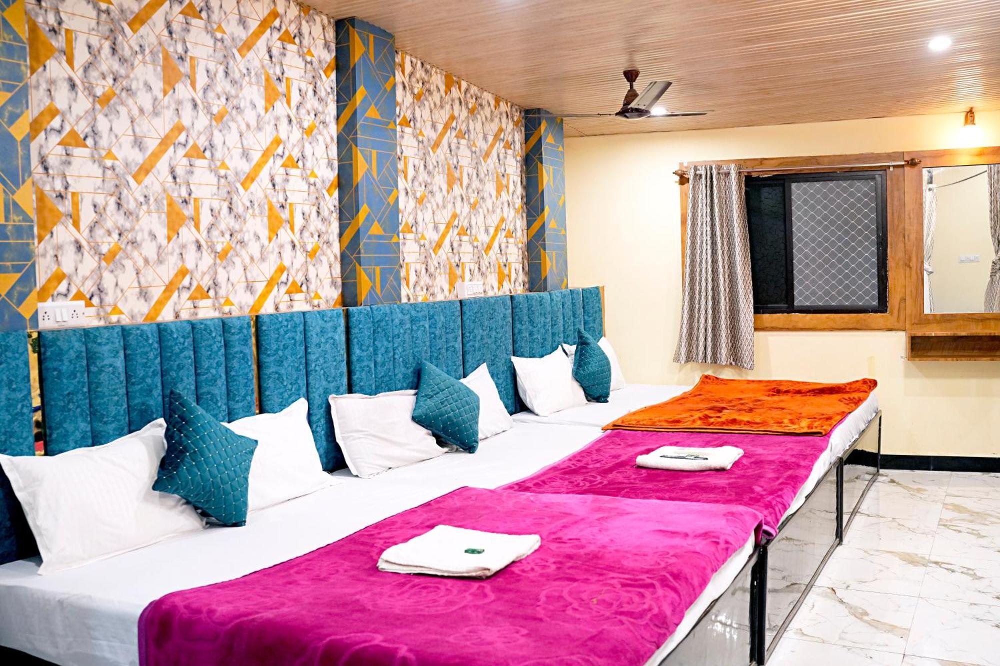 אויאיין Hotel Mahalok Palace מראה חיצוני תמונה